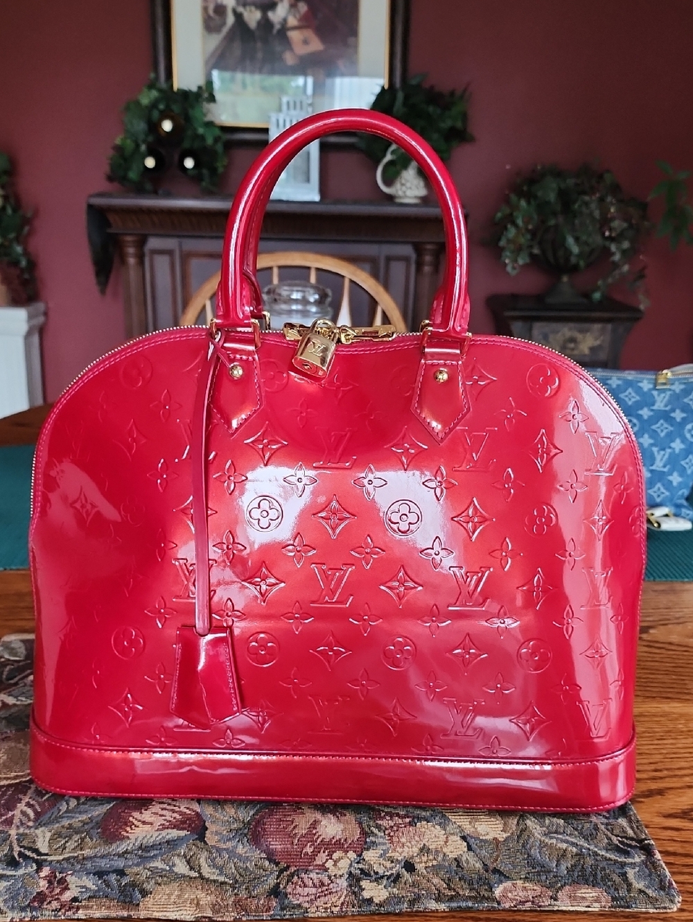 Louis Vuitton Monogram Vernis Alma GM (Rose pop color) - Picture 17 of 17